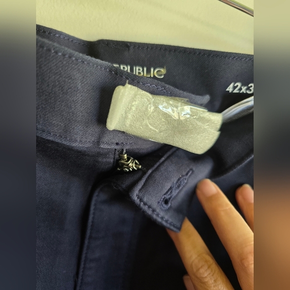 Banana Republic, Traveler Pant, Slim Fit, Dark Navy, 42x34 - Picture 3 of 7